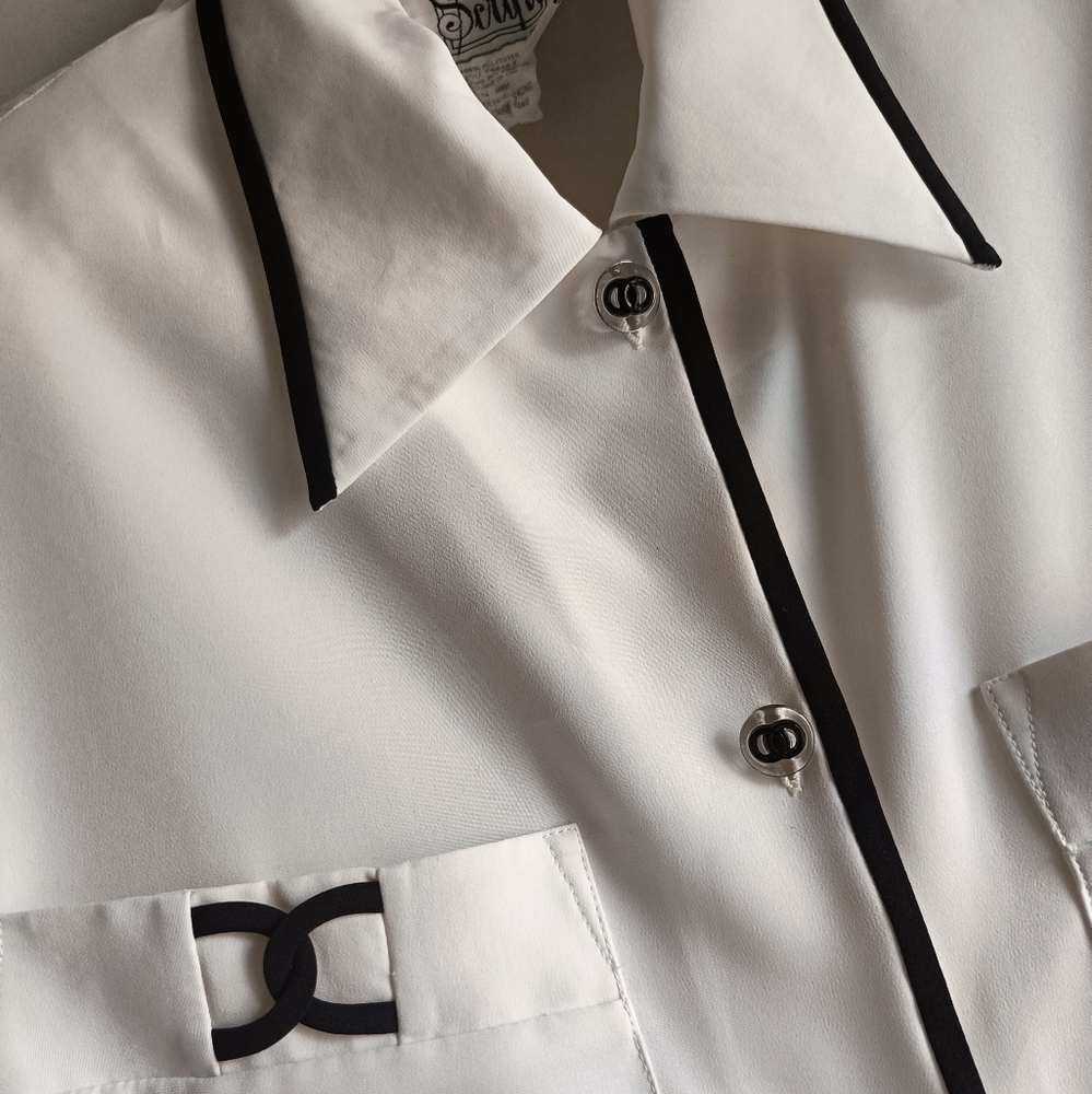 M🩷Vintage Designer Style White Button Down Shirt with Black Accents